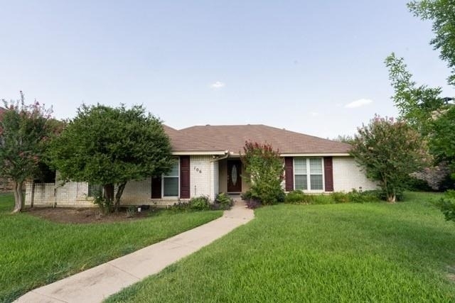 106 Mapleleaf Lane - Photo 0