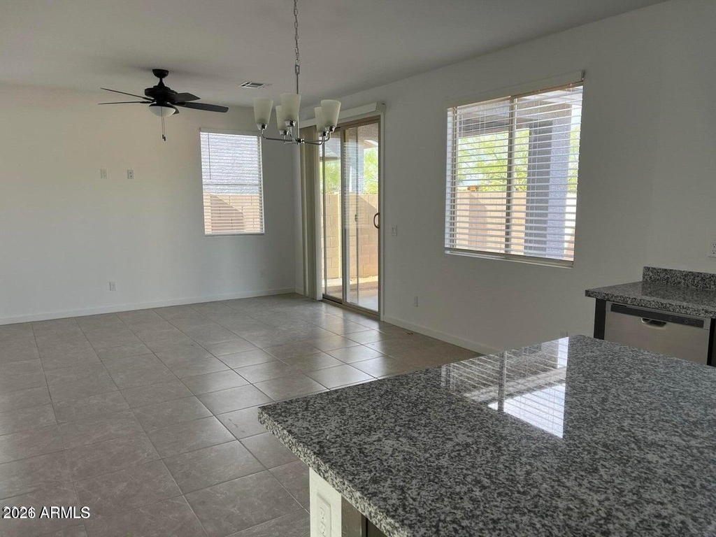 6006 W Hartford Court - Photo 2