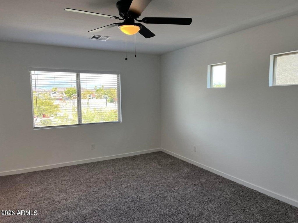 6006 W Hartford Court - Photo 10