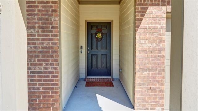 741 Windsor Court - Photo 3