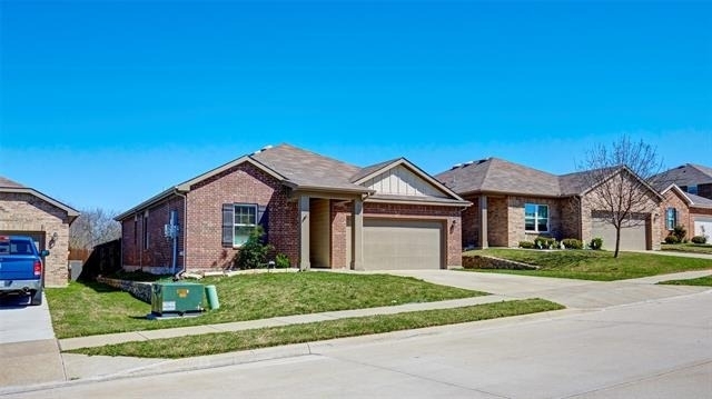 741 Windsor Court - Photo 0