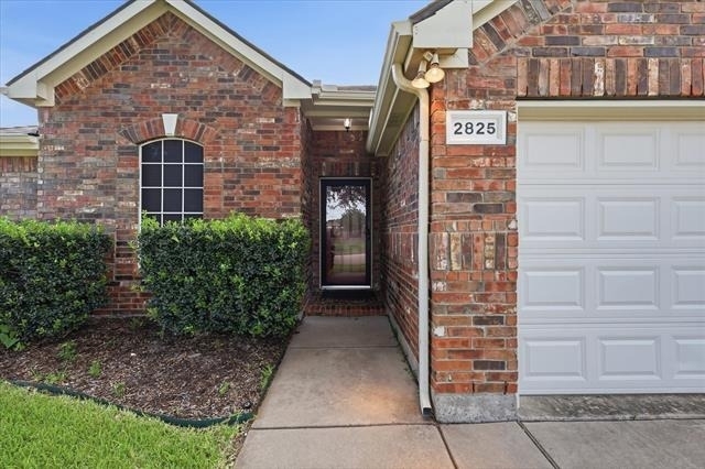 2825 Saddlebred Trail - Photo 4