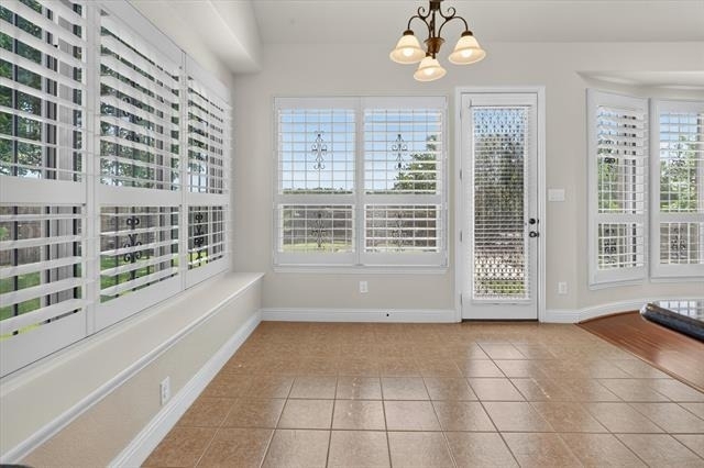 4635 Saginaw Court - Photo 14
