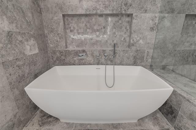 7901 Windrose Avenue - Photo 20