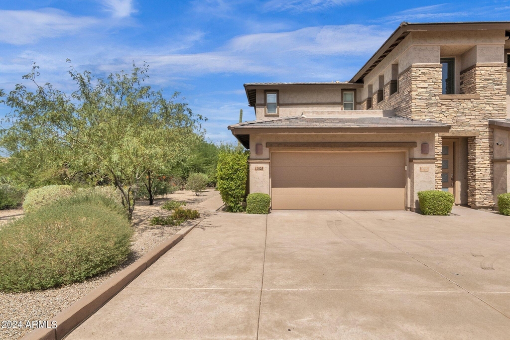 10260 E White Feather Lane - Photo 0