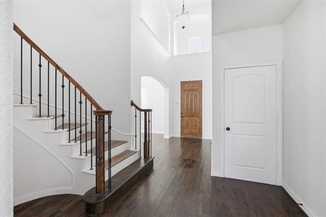 324 Enid Drive - Photo 2
