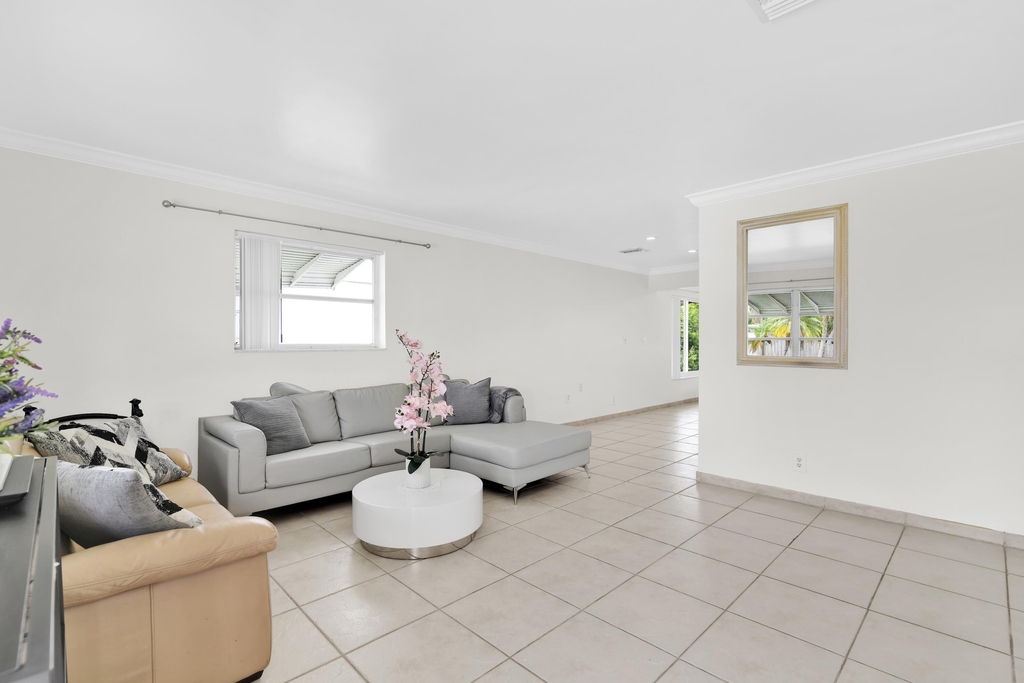 1869 Nw 46th Street - Photo 6