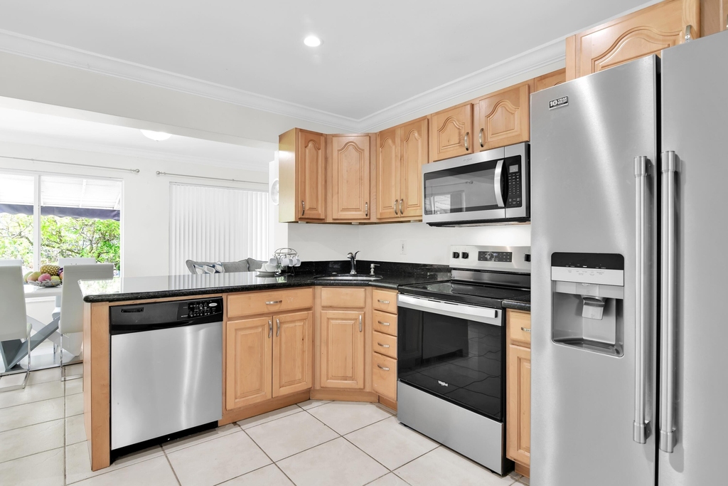 1869 Nw 46th Street - Photo 31