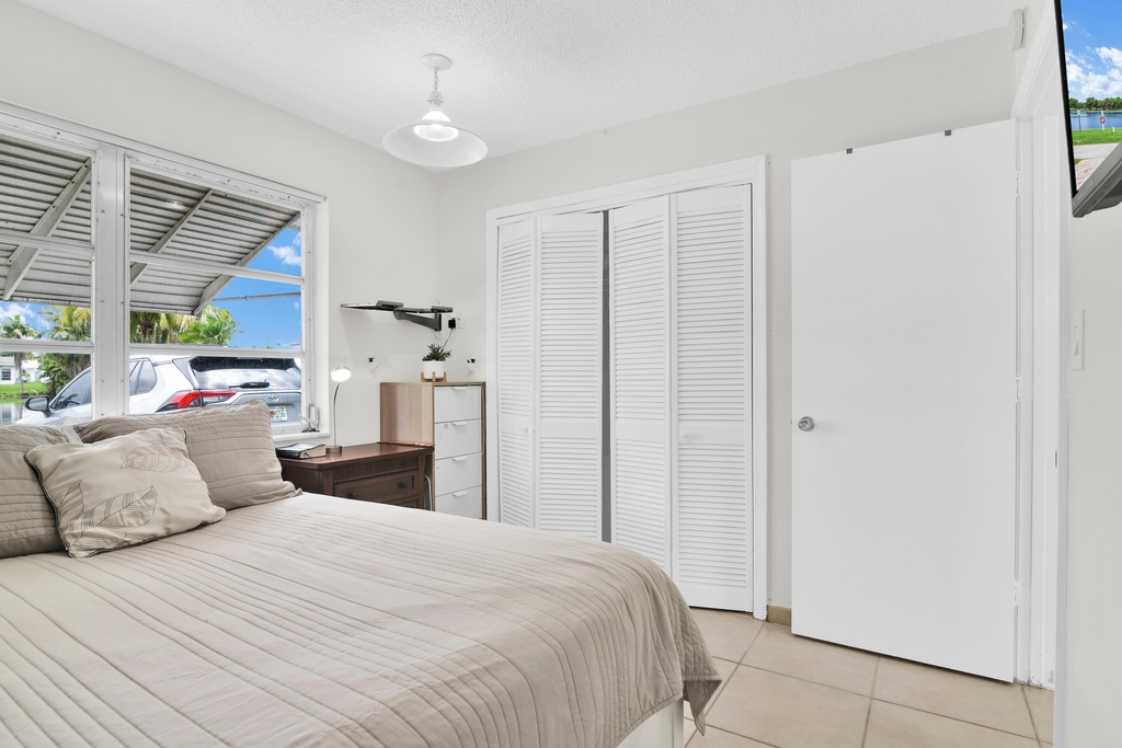 1869 Nw 46th Street - Photo 24