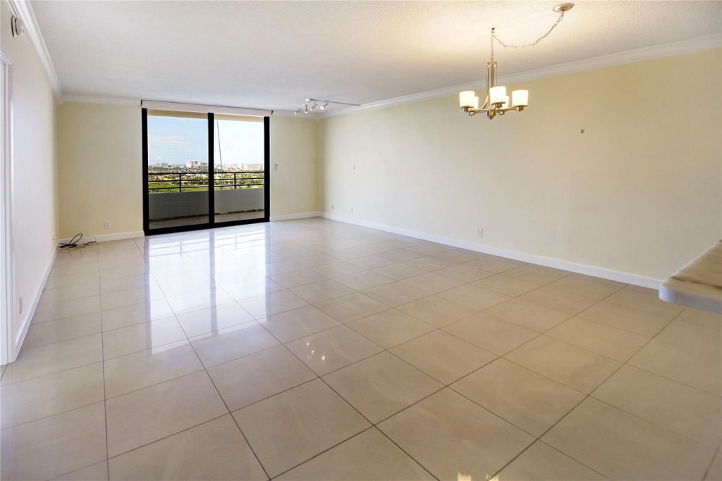 2500 Parkview Drive - Photo 8