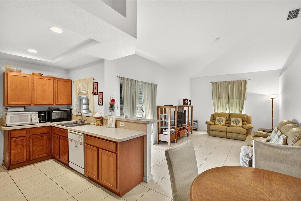 1058 Sw Locke Avenue - Photo 16
