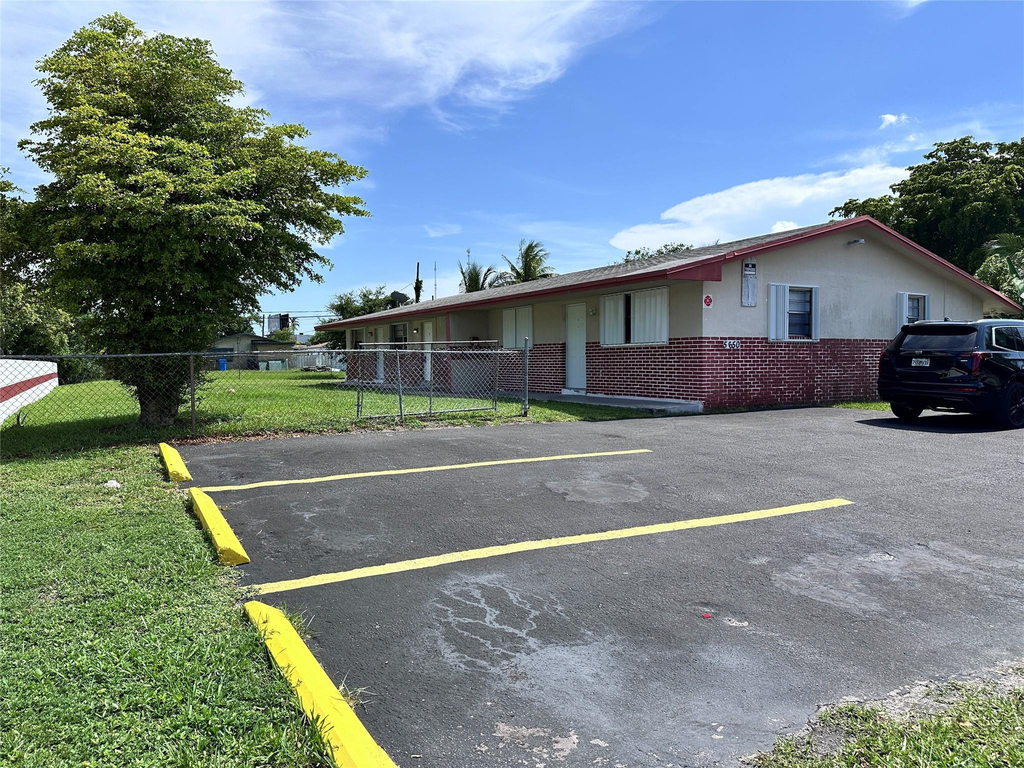 5650 Sw 26th Street - Photo 0