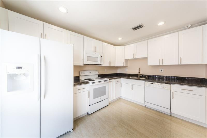 1343 Hampton Boulevard - Photo 0