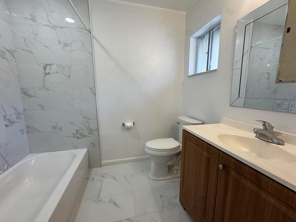 1343 Hampton Boulevard - Photo 11