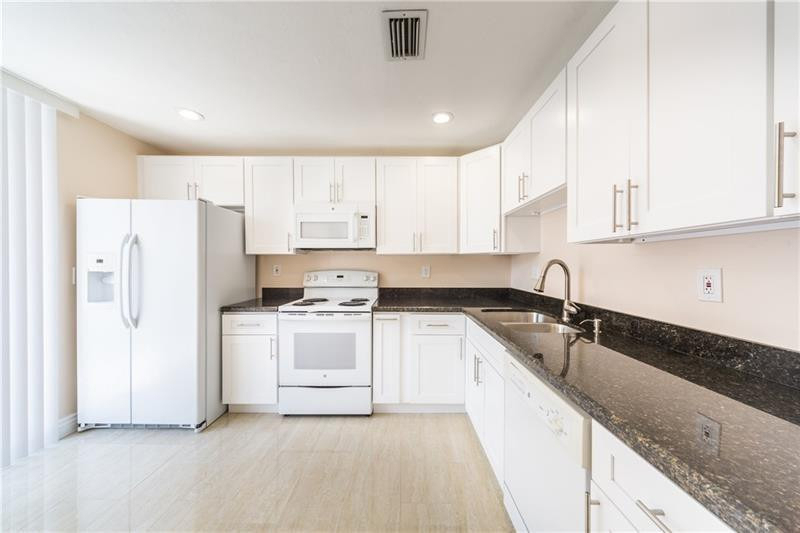 1343 Hampton Boulevard - Photo 1