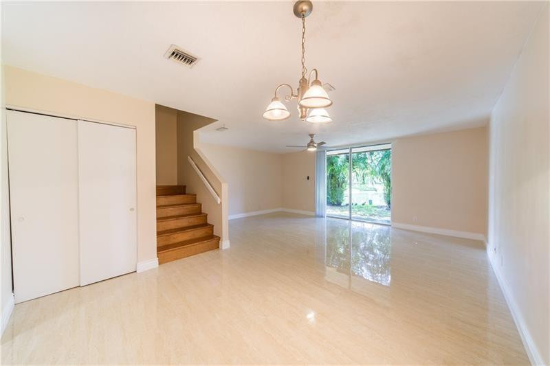 1343 Hampton Boulevard - Photo 5