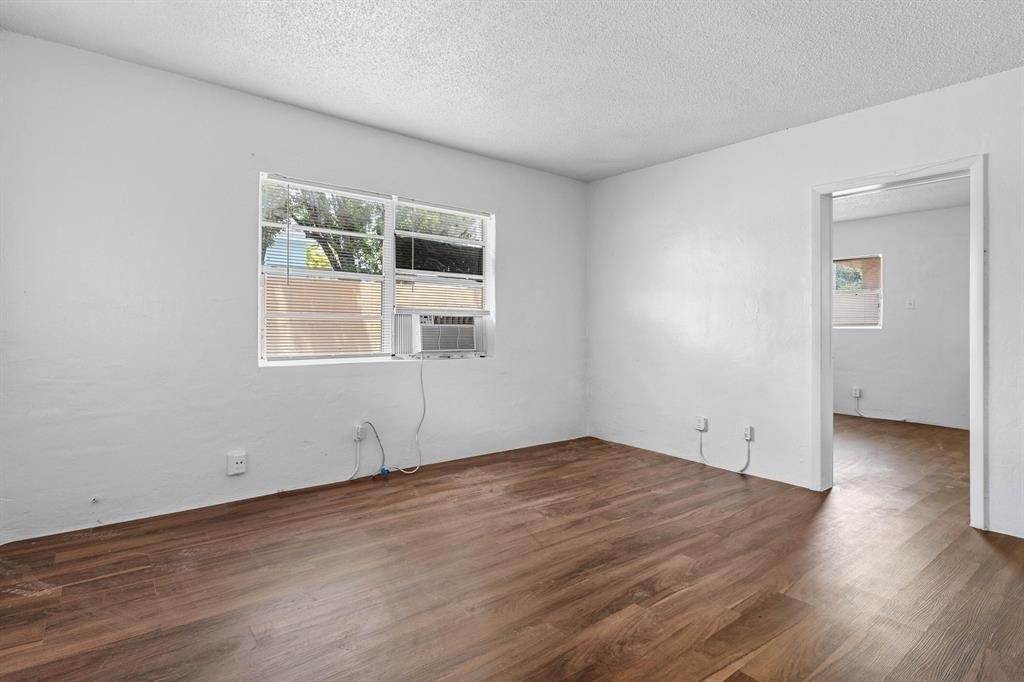 279 Sw 1st Street - Photo 2