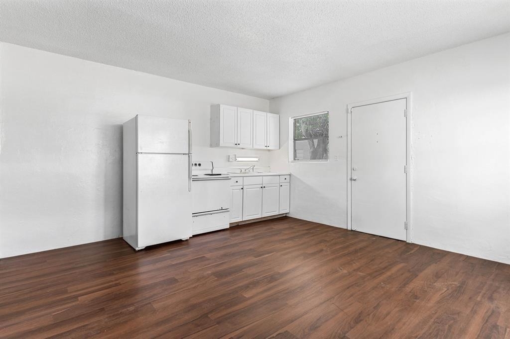 279 Sw 1st Street - Photo 1