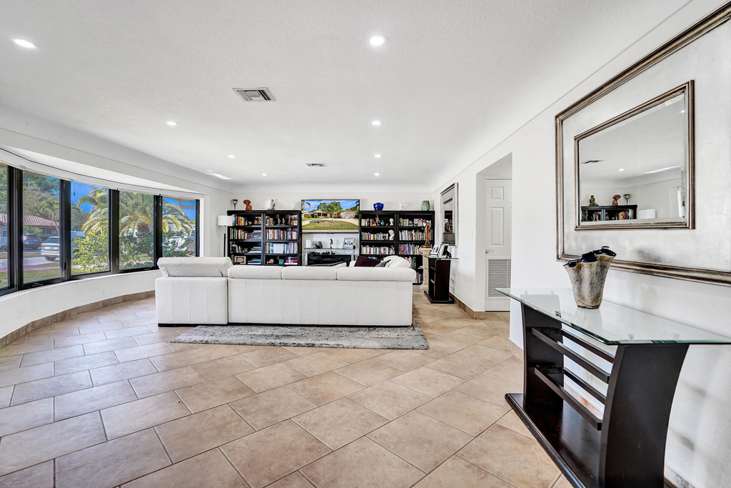 1520 Ne 53rd Street - Photo 8