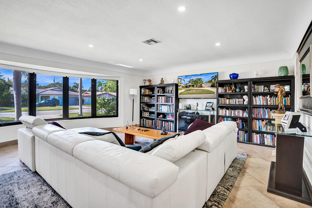 1520 Ne 53rd Street - Photo 5