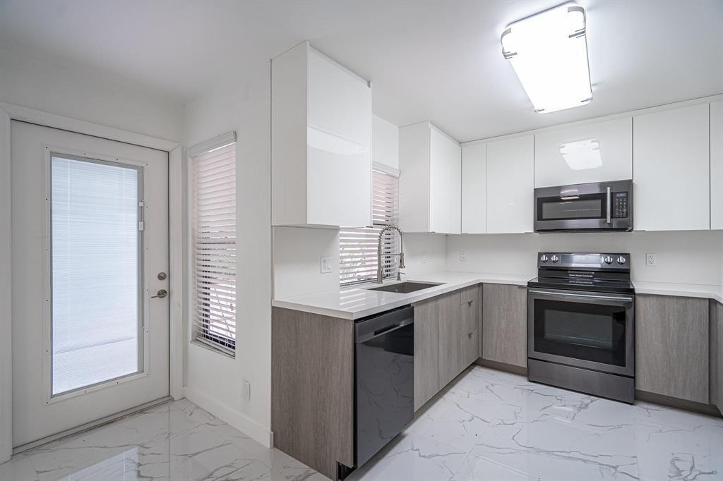 5536 Eton Court - Photo 2