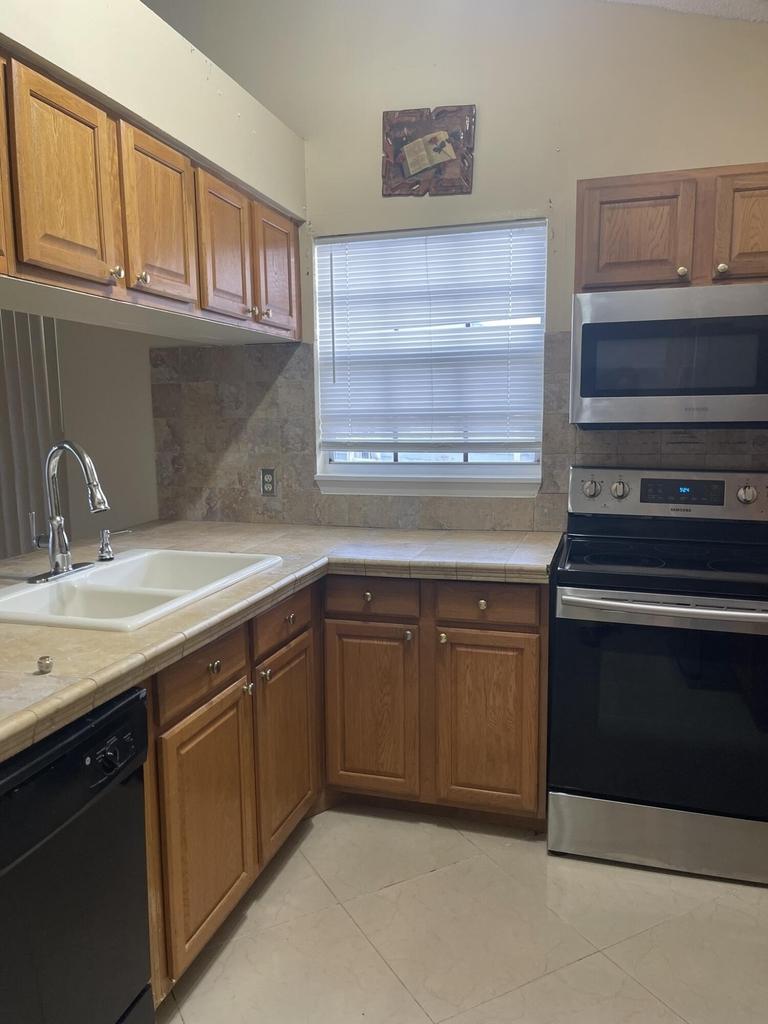 1534 Royal Forest Court - Photo 23