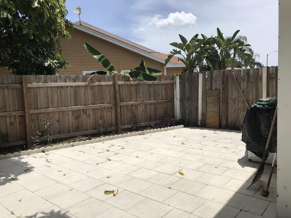 1534 Royal Forest Court - Photo 2