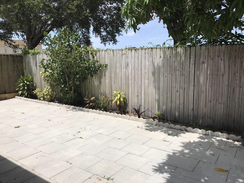 1534 Royal Forest Court - Photo 3