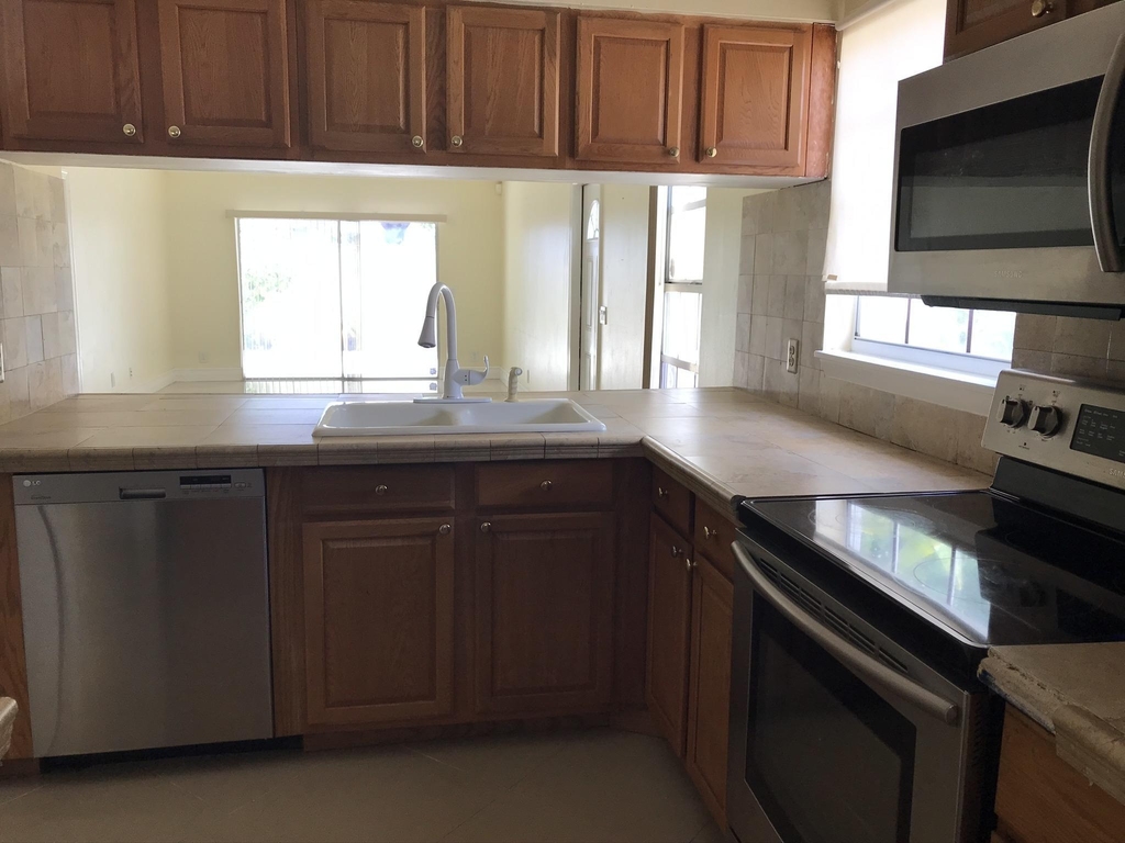 1534 Royal Forest Court - Photo 6