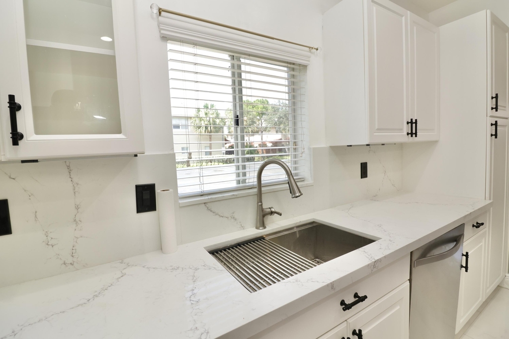 2952 Nw 33rd Lane - Photo 3