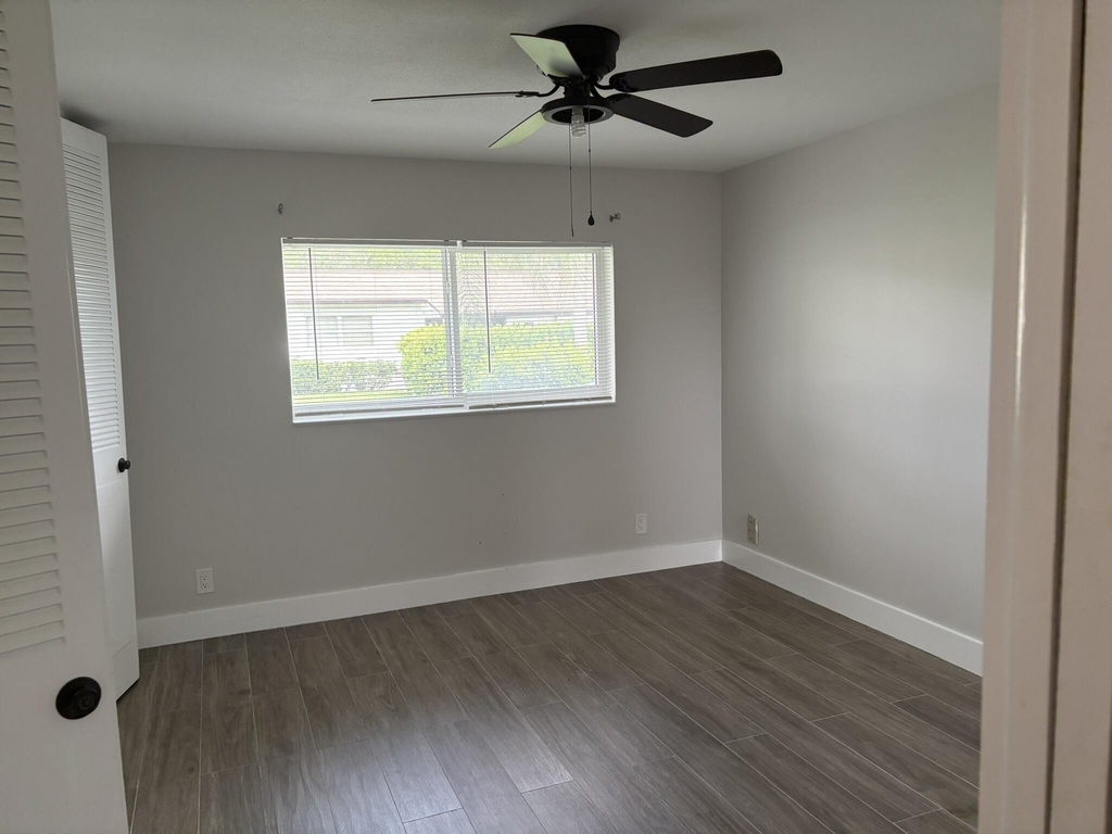 2930 Crosley Drive E - Photo 5