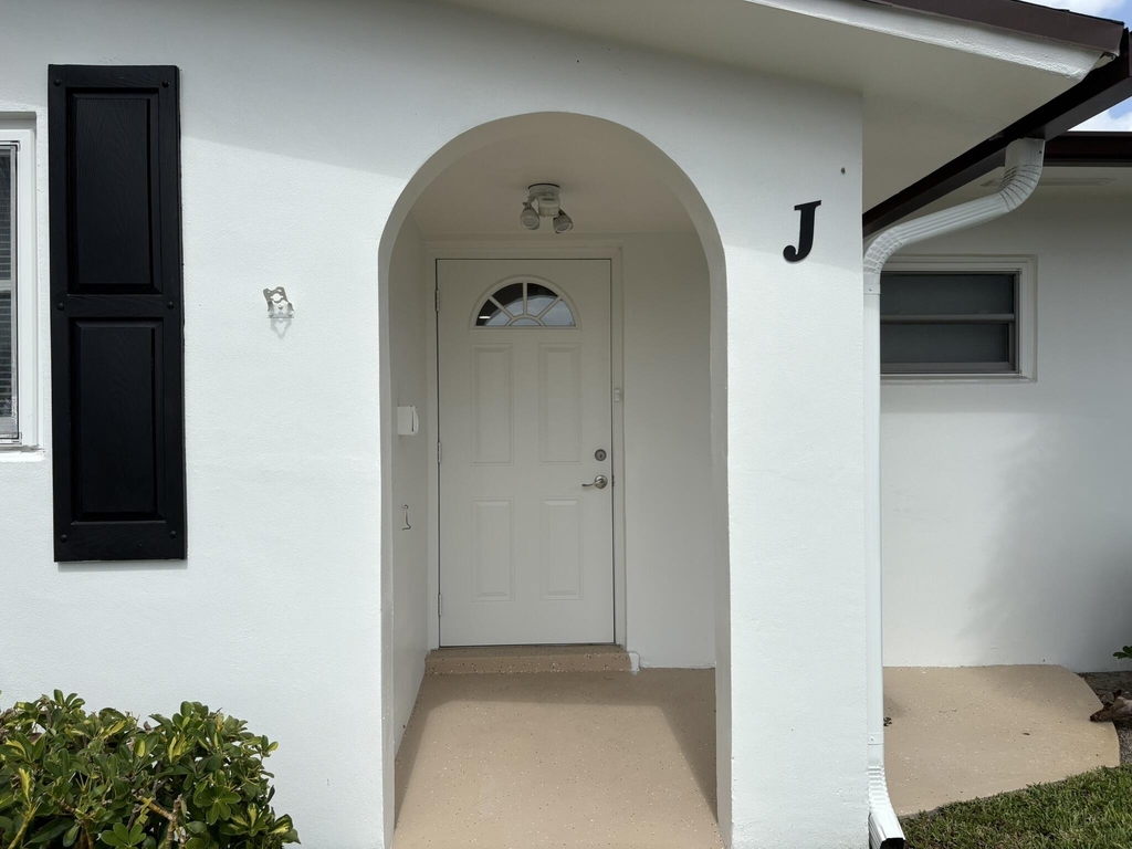 2930 Crosley Drive E - Photo 1