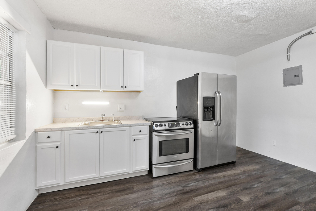 279 Sw 1st Street - Photo 1