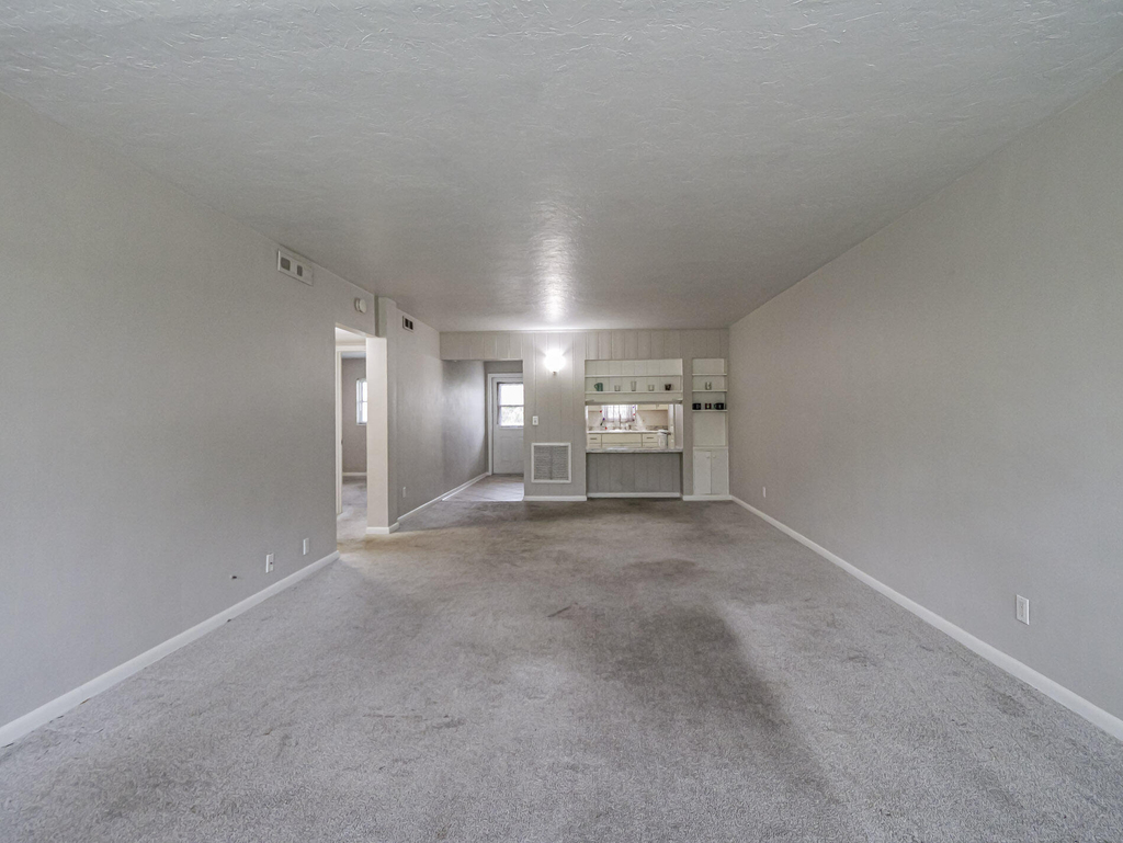 677 Royal Palm Boulevard - Photo 3