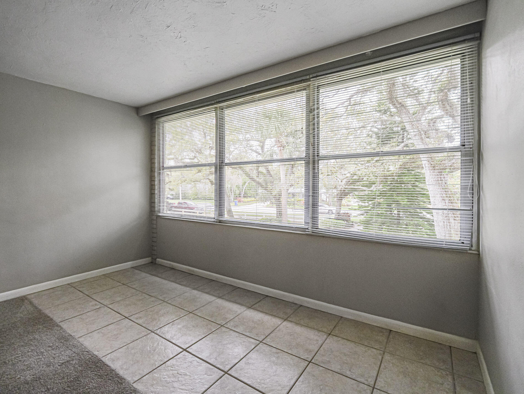 677 Royal Palm Boulevard - Photo 17