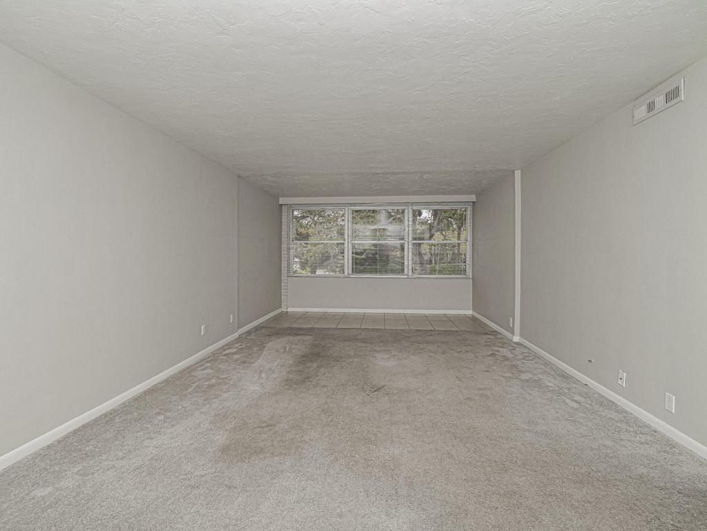 677 Royal Palm Boulevard - Photo 13
