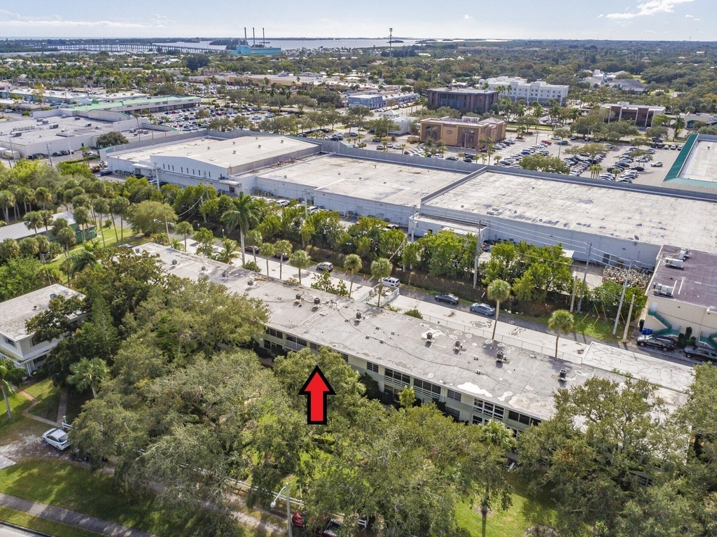677 Royal Palm Boulevard - Photo 29