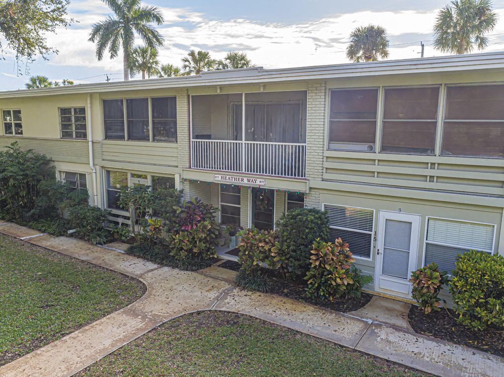 677 Royal Palm Boulevard - Photo 31