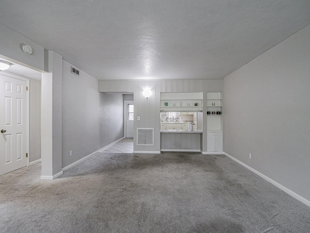 677 Royal Palm Boulevard - Photo 4