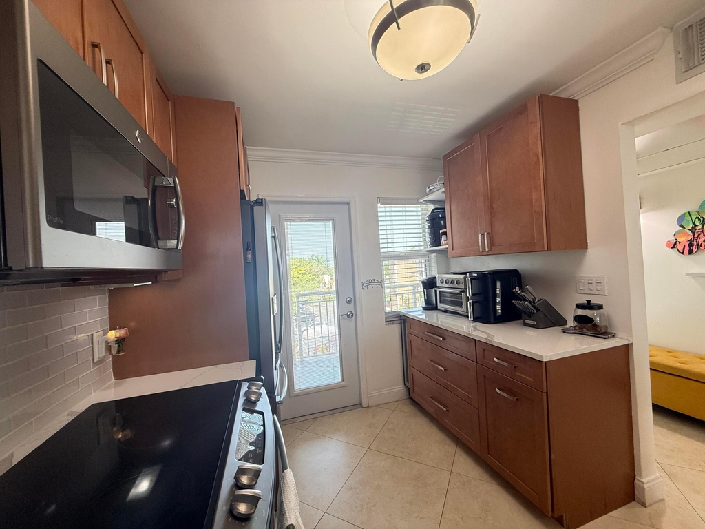 3180 Ne 48th Court - Photo 9