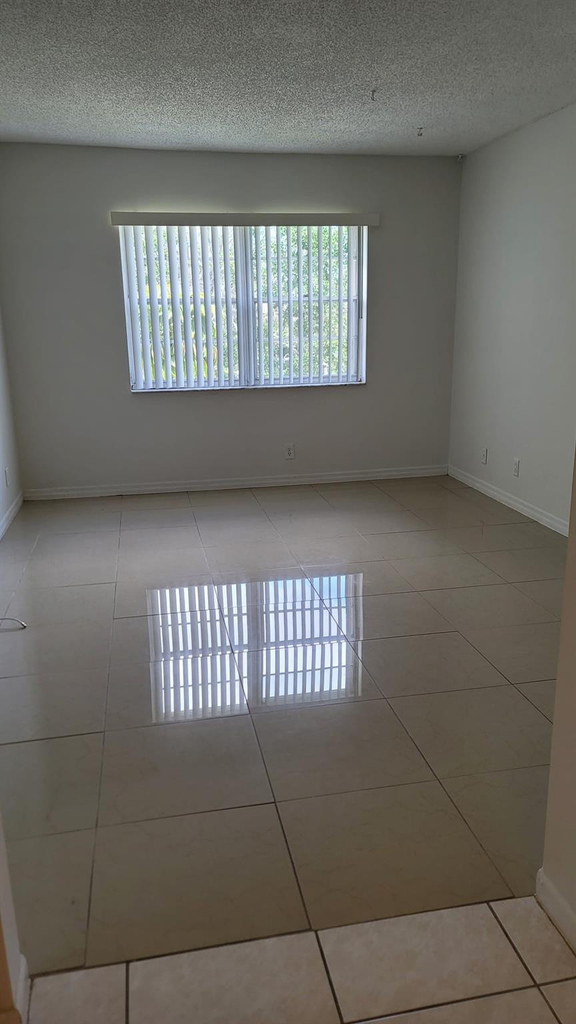 4394 Nw 9th Avenue - Photo 11