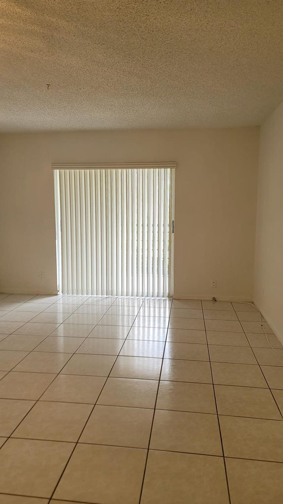 4394 Nw 9th Avenue - Photo 4