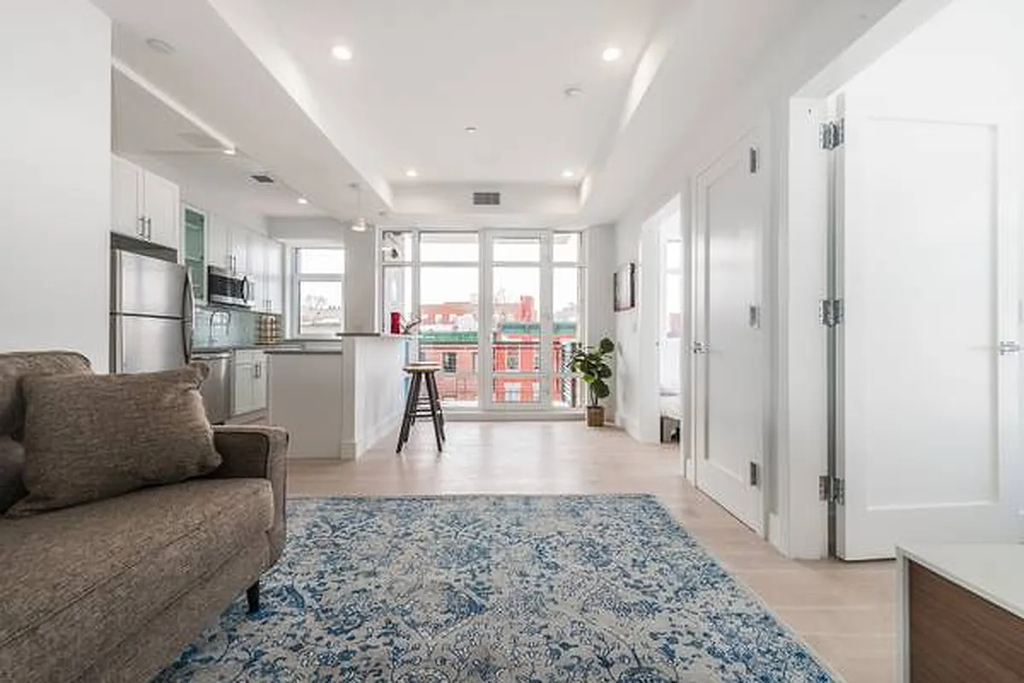 87 Rogers Avenue - Photo 0