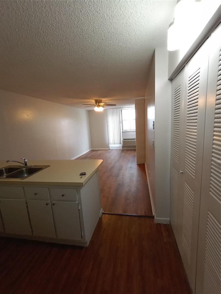 2771 Riverside Drive - Photo 4
