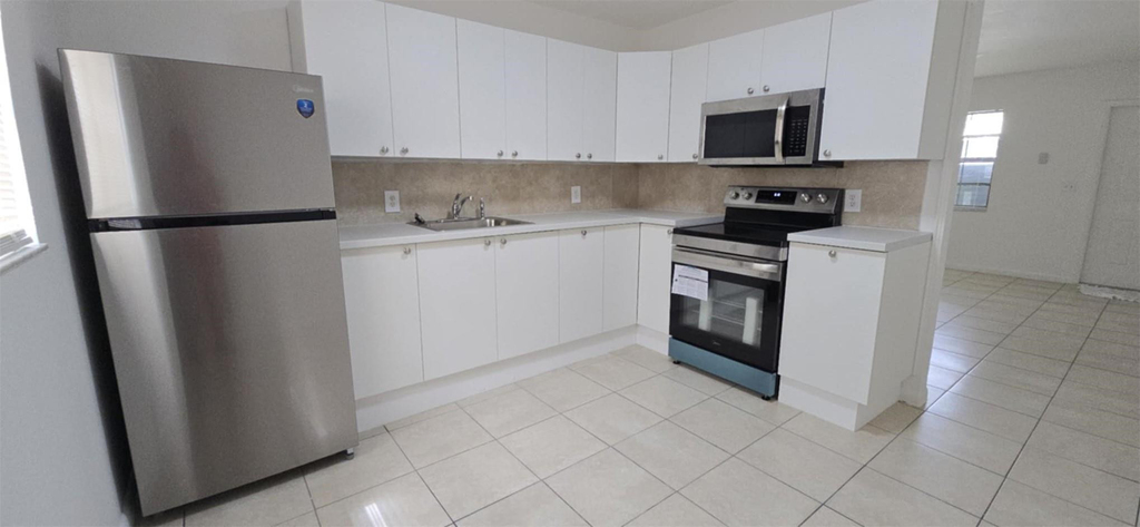255 Sw 12th Street - Photo 0