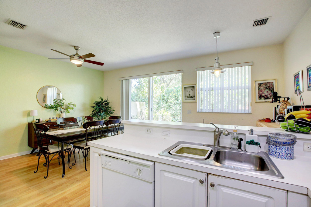 11705 Nw 47th Drive - Photo 6