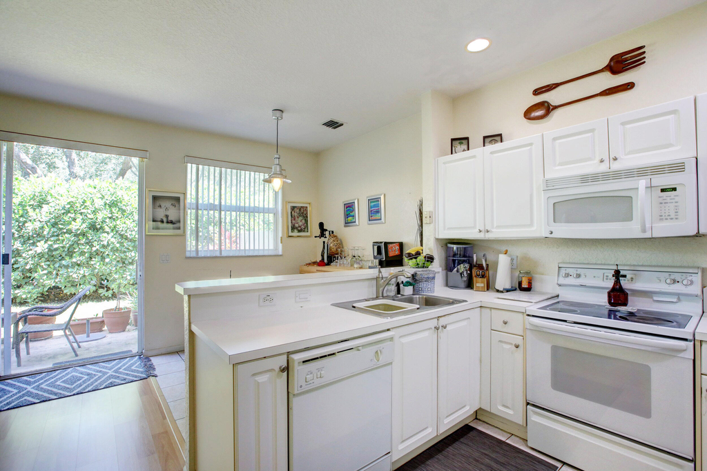 11705 Nw 47th Drive - Photo 9