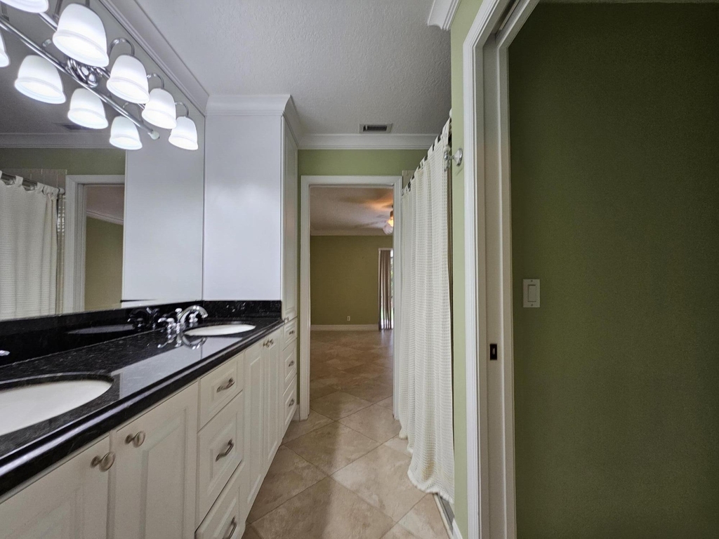 7526 Pinewalk Drive S - Photo 9