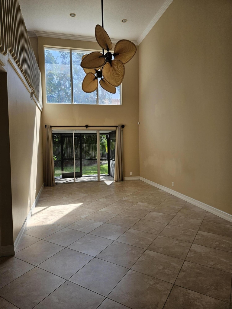 7526 Pinewalk Drive S - Photo 1