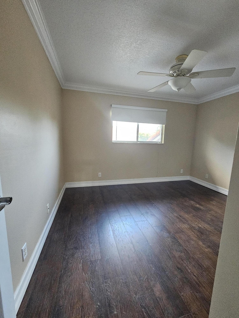 7526 Pinewalk Drive S - Photo 21